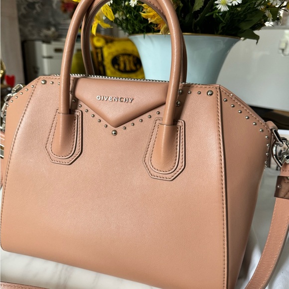 Givenchy Studded Antigona Smooth Calfskin Leather Top Handle Bag - Picture 2 of 14